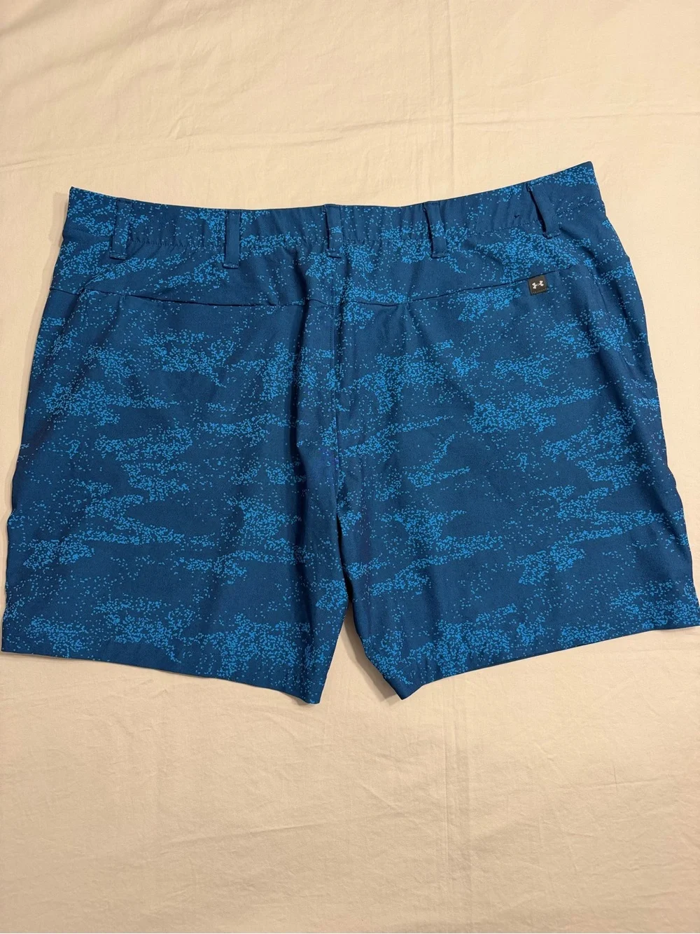 Under Armour Golf Shorts Size 44 Blue Camo Print